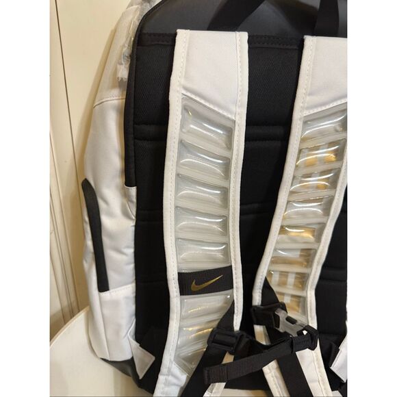 Nike Men's Colorblock Hoops Elite Backpack White & Black OS NWT - Picture 9 of 15